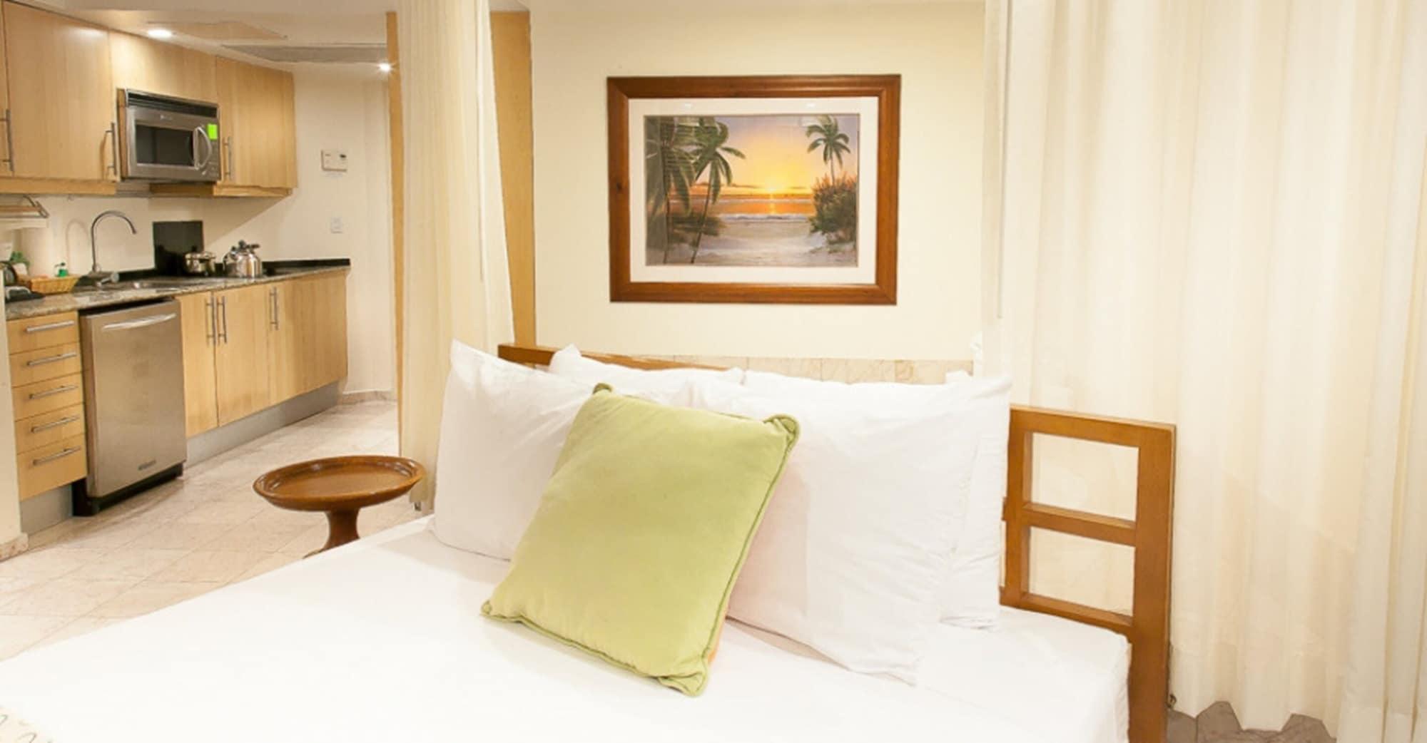 The Marlin At Taino Beach Resort Freeport Exterior foto